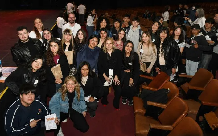 350 jóvenes del AMBA piensan en su futuro