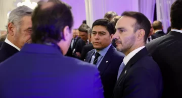 Vidal presenta la agenda productiva para Santa Cruz en la Argentina Week en Paris Vidal presenta la agenda productiva para Santa Cruz en la Argentina Week en Paris