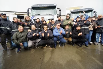 El Gobierno de Santa Cruz invirtió más de $ 1.400 millones en equipamiento de maquinaria para diferentes entes El Gobierno de Santa Cruz invirtió más de $ 1.400 millones en equipamiento de maquinaria para diferentes entes