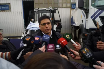 Claudio Vidal confirmó que buscará la reelección a gobernador: “Volveré a ser candidato, no le esquivo al bulto” Claudio Vidal confirmó que buscará la reelección a gobernador: “Volveré a ser candidato, no le esquivo al bulto”