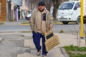 Atrincherado en Río Gallegos: “El hombre armó sus bolsos y se retiró del hotel con nosotros”