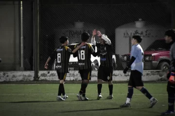 Los pibes del Boxing le ganaron a Hispano y clasificaron a una nueva instancia del Torneo Regional Sub 15 Los pibes del Boxing le ganaron a Hispano y clasificaron a una nueva instancia del Torneo Regional Sub 15