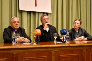 “Bienvenidos todos, vayan y anuncien”: la Iglesia presentó el lema para recibir a León XIV y pidió evitar la grieta “Bienvenidos todos, vayan y anuncien”: la Iglesia presentó el lema para recibir a León XIV y pidió evitar la grieta