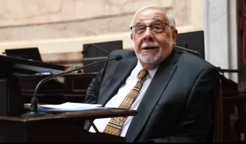 El Senado declaró 48 horas de duelo por la muerte de Juan Carlos Pagotto: ¿Quién lo reemplazará? El Senado declaró 48 horas de duelo por la muerte de Juan Carlos Pagotto: ¿Quién lo reemplazará?