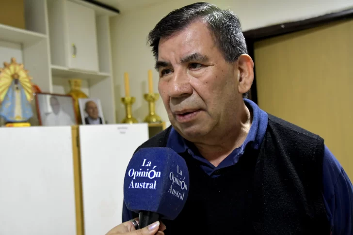 DIACONO-CESAR-RIQUELME-MIC-728x485 DIACONO-CESAR-RIQUELME-MIC-728x485