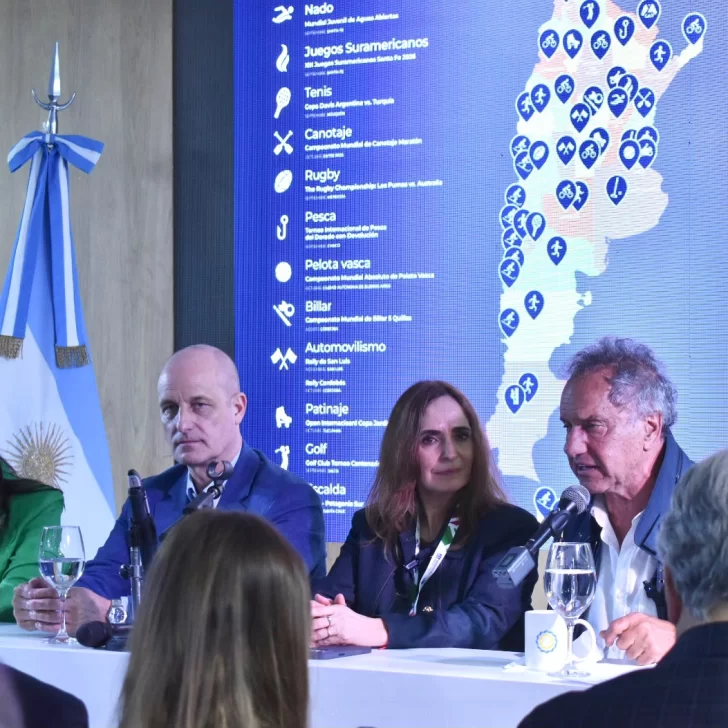 Scioli confirmó que El Calafate será sede del Consejo Federal y del Foro Nacional de Turismo en octubre Scioli confirmó que El Calafate será sede del Consejo Federal y del Foro Nacional de Turismo en octubre