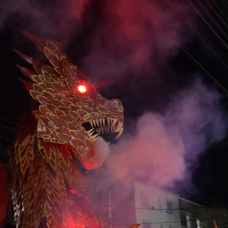 La gente disfrutó del desfile de carrozas y comparsas en Río Gallegos La gente disfrutó del desfile de carrozas y comparsas en Río Gallegos