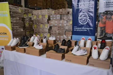 Las Heras será el punto de partida para la entrega de zapatillas a estudiantes Las Heras será el punto de partida para la entrega de zapatillas a estudiantes
