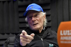 Fernando Signorini en Radio LU12 AM680: “Tuvimos la dicha de disfrutar de Maradona y de Messi”