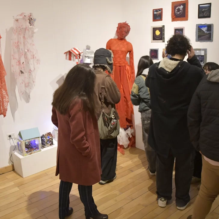 Obras de 15 artistas se encuentran en “Laboratorio Textil” Obras de 15 artistas se encuentran en “Laboratorio Textil”