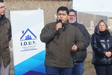 Claudio Vidal anunció inversión de $60 mil millones en viviendas y apuntó otra vez al kirchnerismo: “La corrupción se terminó” Claudio Vidal anunció inversión de $60 mil millones en viviendas y apuntó otra vez al kirchnerismo: “La corrupción se terminó”