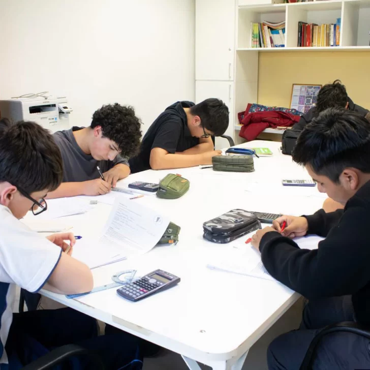 Alumnos rindieron los exámenes de la etapa Regional de la Olimpiada Matemática Argentina Alumnos rindieron los exámenes de la etapa Regional de la Olimpiada Matemática Argentina