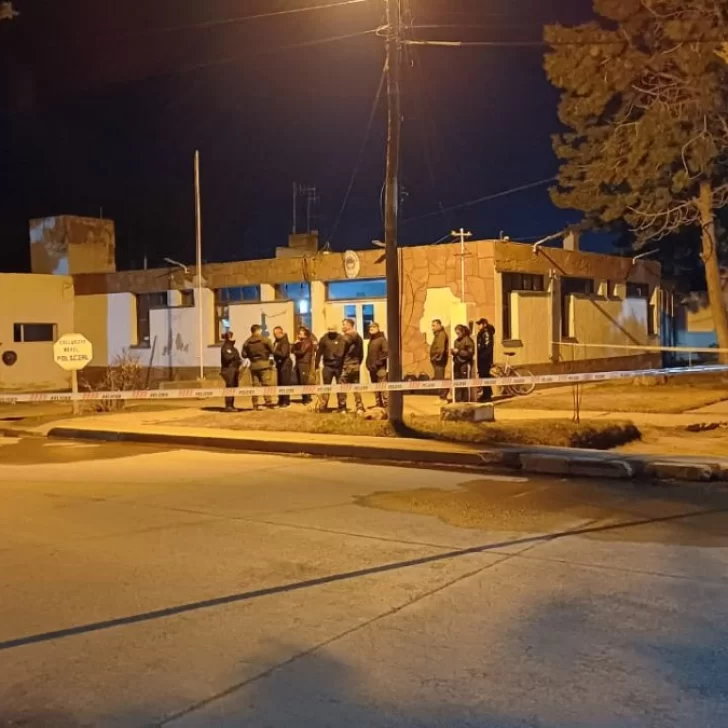 Perito Moreno: prendió fuego un colchón, causó su muerte y la de su compañero de celda Perito Moreno: prendió fuego un colchón, causó su muerte y la de su compañero de celda