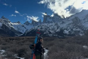 Así fue la avalancha mortal en cerro Crestón: la esquiadora francesa fue arrastrada 400 metros montaña abajo