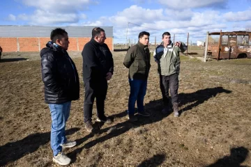 “Es una alegría muy grande”, afirmó Claudio Leyenda sobre la futura cancha de césped sintético de Unión Santacruceña “Es una alegría muy grande”, afirmó Claudio Leyenda sobre la futura cancha de césped sintético de Unión Santacruceña