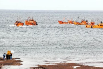 Pesca en el Golfo San Jorge: Santa Cruz y Chubut buscan ampliar la zona de operación de la flota amarilla Pesca en el Golfo San Jorge: Santa Cruz y Chubut buscan ampliar la zona de operación de la flota amarilla