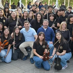 Ignacio Torres acompañó a la Orquesta del barrio INTA antes de su llegada al Teatro Colón