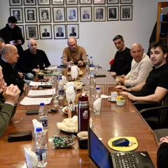 Agenda de desarrollo: “Nacho” Torres encabezó junto a Julio Kresteff una reunión con productores de Comodoro Rivadavia