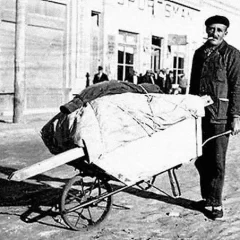 Quién fue el “Vasco de la carretilla”: el hombre que recorrió más de 3 mil kilómetros de Santa Cruz a Buenos Aires