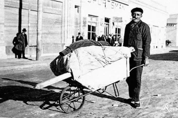 Quién fue el “Vasco de la carretilla”: el hombre que recorrió más de 3 mil kilómetros de Santa Cruz a Buenos Aires Quién fue el “Vasco de la carretilla”: el hombre que recorrió más de 3 mil kilómetros de Santa Cruz a Buenos Aires