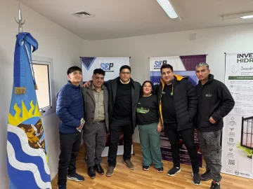 Vidal recibió a referentes de Flota Amarilla, Periferia y Manos Solidarias de Caleta Olivia Vidal recibió a referentes de Flota Amarilla, Periferia y Manos Solidarias de Caleta Olivia