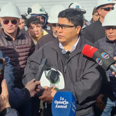 Claudio Vidal acompañó la puesta en marcha del nuevo equipo perforador de CGC: “Trabajo, producción y regalías para Santa Cruz”