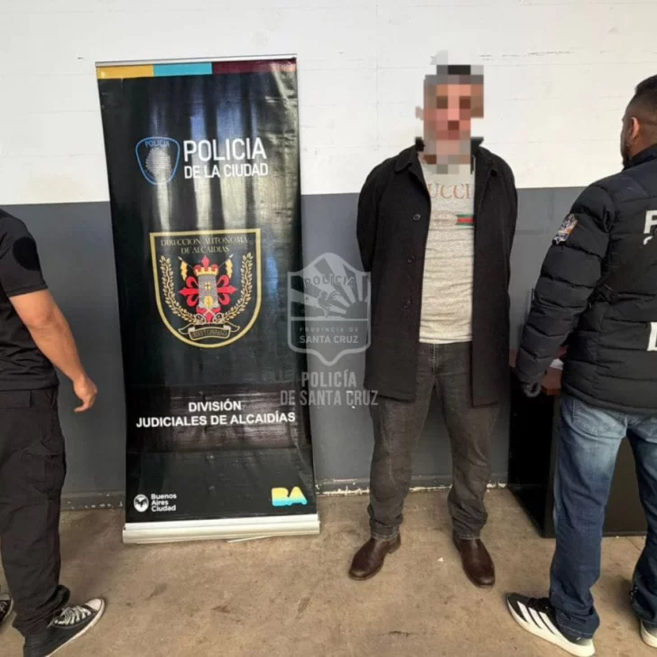 Trasladaron a Río Gallegos a acusado de maniatar a ancianos para robarles: estaba detenido en Buenos Aires Trasladaron a Río Gallegos a acusado de maniatar a ancianos para robarles: estaba detenido en Buenos Aires