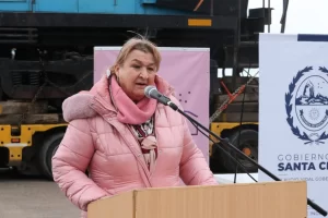 Ana María Urricelqui tras la llegada del tren a Jaramillo- Fitz Roy: “Nacimos a la vera del ferrocarril, somos hijos de los rieles” Ana María Urricelqui tras la llegada del tren a Jaramillo- Fitz Roy: “Nacimos a la vera del ferrocarril, somos hijos de los rieles”