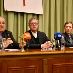 “Bienvenidos todos, vayan y anuncien”: la Iglesia presentó el lema para recibir a León XIV y pidió evitar la grieta