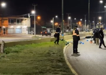 Fatal accidente en Rawson: un motociclista murió tras impactar contra un muro Fatal accidente en Rawson: un motociclista murió tras impactar contra un muro