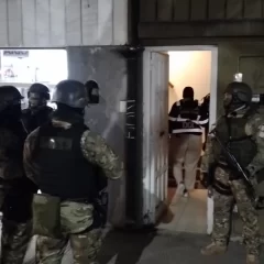 Peritarán los celulares hallados en el bunker de drogas del pleno centro de Río Gallegos