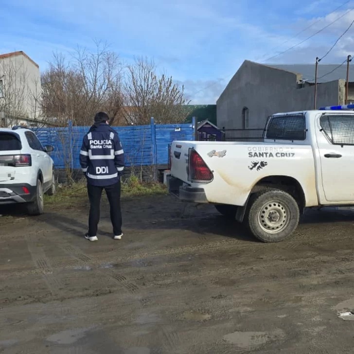 Dos autos “mellizos” secuestrados y un detenido: nuevo avance en la investigación por el tiroteo en Río Gallegos Dos autos “mellizos” secuestrados y un detenido: nuevo avance en la investigación por el tiroteo en Río Gallegos
