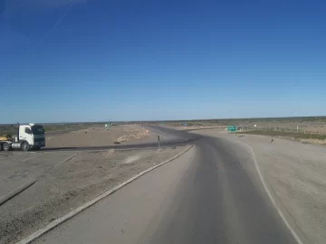 Hallaron un feto dentro de una caja a la vera de la Ruta Provincial N° 12 cerca de Pico Truncado Hallaron un feto dentro de una caja a la vera de la Ruta Provincial N° 12 cerca de Pico Truncado