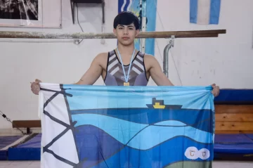 Felipe Fernández Giménez, el gimnasta de Caleta Olivia que busca llegar a Rosario para representar a Santa Cruz Felipe Fernández Giménez, el gimnasta de Caleta Olivia que busca llegar a Rosario para representar a Santa Cruz