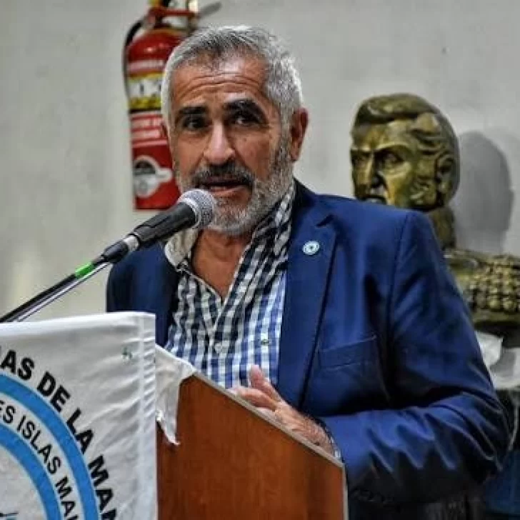 Excombatiente Hugo Robert: “El objetivo es resguardar los recursos naturales argentinos” Excombatiente Hugo Robert: “El objetivo es resguardar los recursos naturales argentinos”