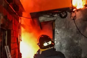 Incendio en el barrio Evita: una familia perdió su vivienda y necesita ayuda