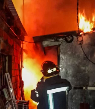 Incendio en el barrio Evita: una familia perdió su vivienda y necesita ayuda Incendio en el barrio Evita: una familia perdió su vivienda y necesita ayuda