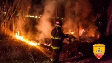 Bomberos realizó intervenciones en la zona sur y norte de Santa Cruz: se incendiaron parturas, residuos y se aseguró un transformador Bomberos realizó intervenciones en la zona sur y norte de Santa Cruz: se incendiaron parturas, residuos y se aseguró un transformador