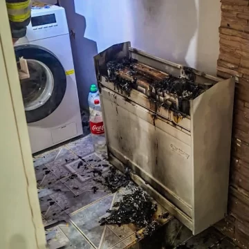 Ropa en un ténder provocó un principio de incendio dentro de una casa en Río Gallegos: una mujer fue hospitalizada Ropa en un ténder provocó un principio de incendio dentro de una casa en Río Gallegos: una mujer fue hospitalizada