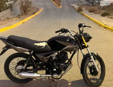 Inseguridad en Caleta Olivia: fue a entrenar al gimnasio y al salir descubrió que le habían robado la moto Inseguridad en Caleta Olivia: fue a entrenar al gimnasio y al salir descubrió que le habían robado la moto