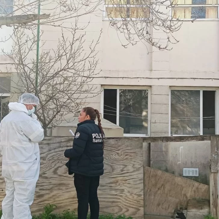 Hallaron muerto a un jubilado portuario en un complejo de departamentos de Puerto Deseado Hallaron muerto a un jubilado portuario en un complejo de departamentos de Puerto Deseado