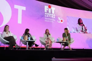“Hoy el turismo juega uno de los roles más importantes”: Ricci resaltó el rol estratégico del sector en la diversificación productiva de Santa Cruz “Hoy el turismo juega uno de los roles más importantes”: Ricci resaltó el rol estratégico del sector en la diversificación productiva de Santa Cruz