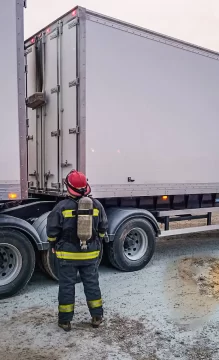 Un fallo eléctrico desató un principio de incendio en la mochila satelital de un camión Un fallo eléctrico desató un principio de incendio en la mochila satelital de un camión
