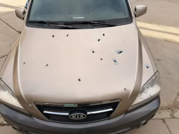 Violento tiroteo en dos barrios de Caleta Olivia y fuerte operativo de la Policía: se efectuaron más de 30 disparos Violento tiroteo en dos barrios de Caleta Olivia y fuerte operativo de la Policía: se efectuaron más de 30 disparos