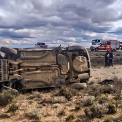 Vuelco en la Ruta 281 entre Fitz Roy y Jaramillo: cinco personas fueron trasladadas para atención médica