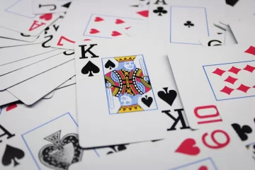 Qué es un torneo sit and go y por qué es una buena forma de acercarse al poker Qué es un torneo sit and go y por qué es una buena forma de acercarse al poker