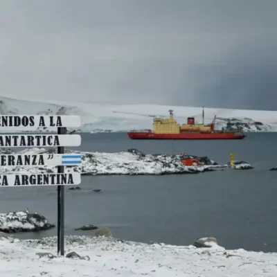 Guillermo Carmona: “Argentina y Chile deben cooperar en la Antártida frente a las pretensiones de las grandes potencias”