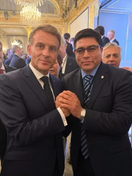 Claudio Vidal tras el encuentro con Emmanuel Macron: “Nuestra provincia necesita inversiones, nuevos mercados y más oportunidades para producir” Claudio Vidal tras el encuentro con Emmanuel Macron: “Nuestra provincia necesita inversiones, nuevos mercados y más oportunidades para producir”