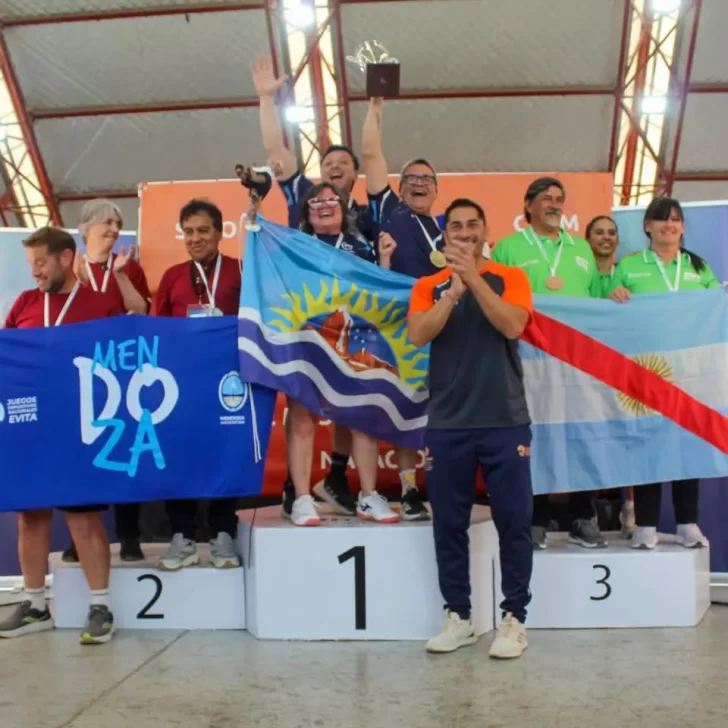 Santa Cruz, campeón nacional en los Juegos Evita Adultos Mayores Santa Cruz, campeón nacional en los Juegos Evita Adultos Mayores