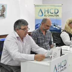 Polémica en El Chaltén por el rechazo de concejales al repudio por la venta de la Península de Magallanes